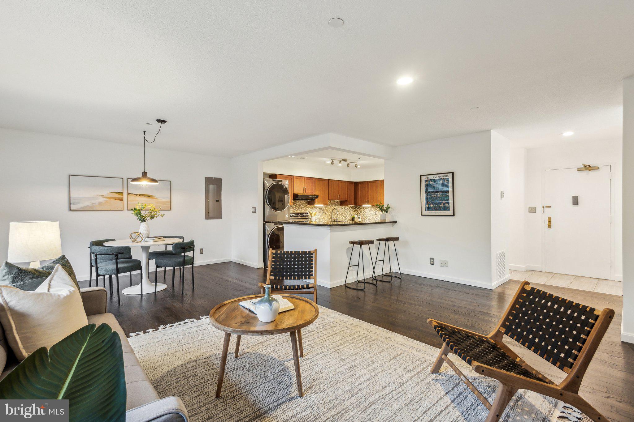 SKYLINE HOUSE - Residential