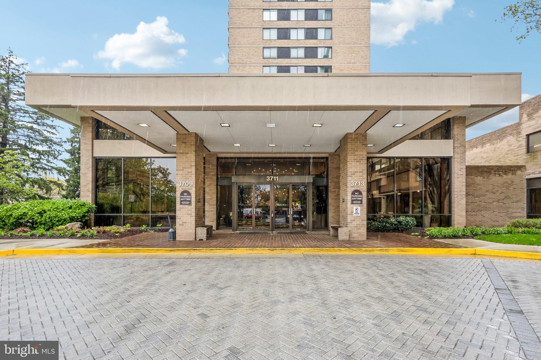 SKYLINE HOUSE - Residential