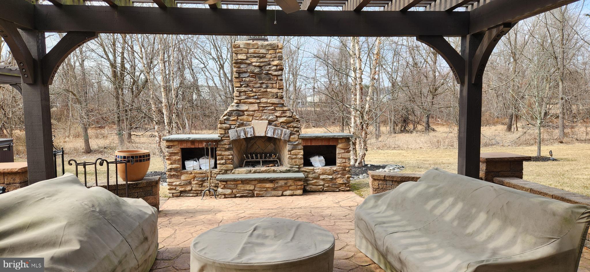 BRIDLE ESTATES - Residential