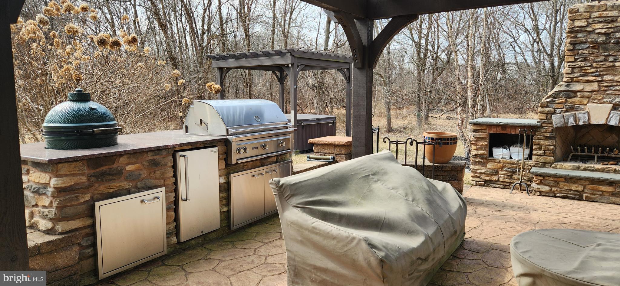 BRIDLE ESTATES - Residential