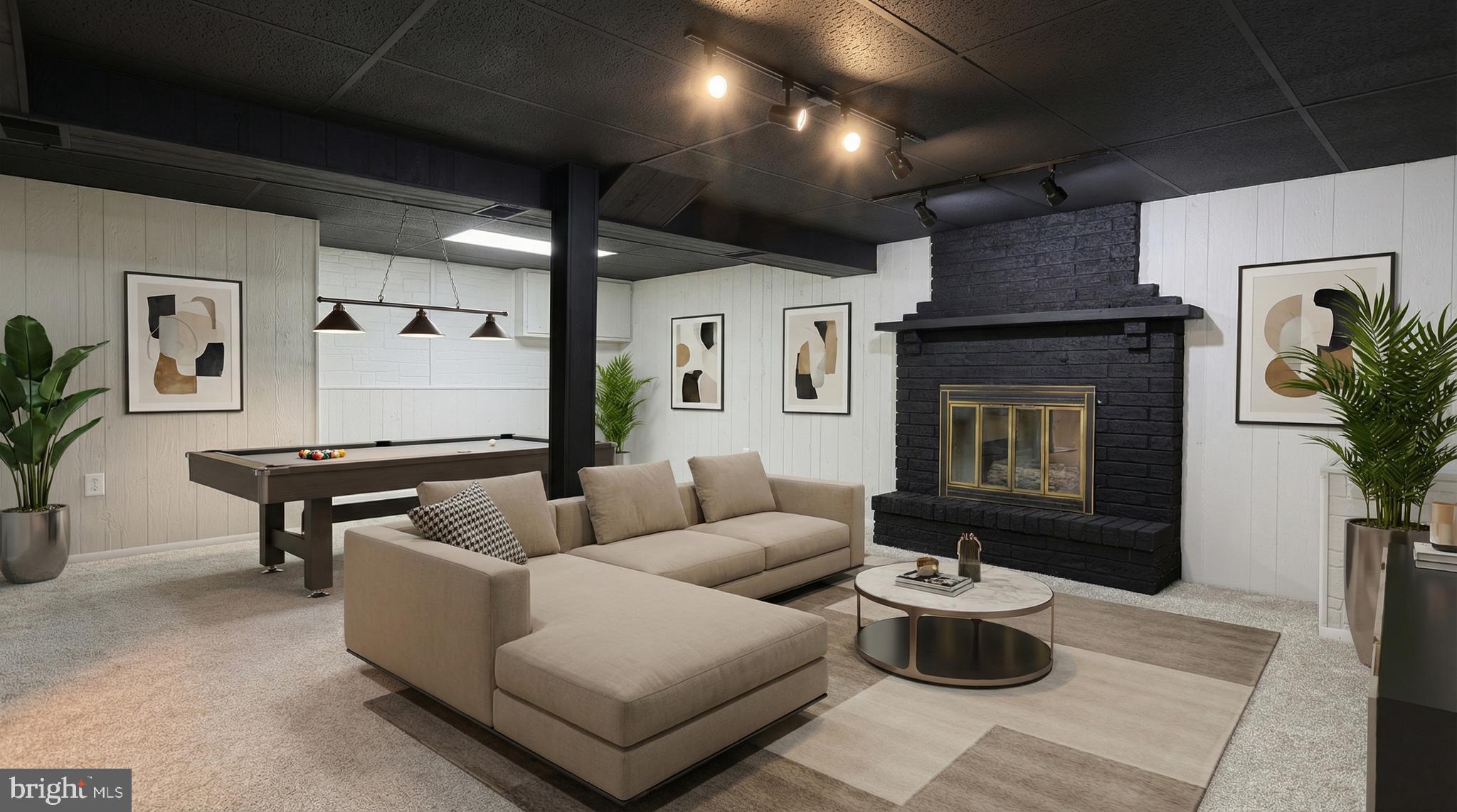 RED LION - Residential