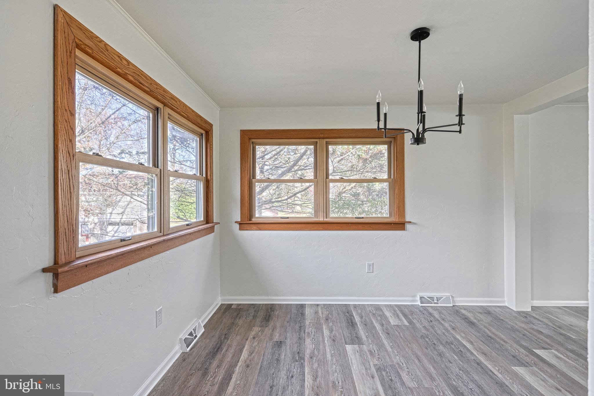 RED LION - Residential