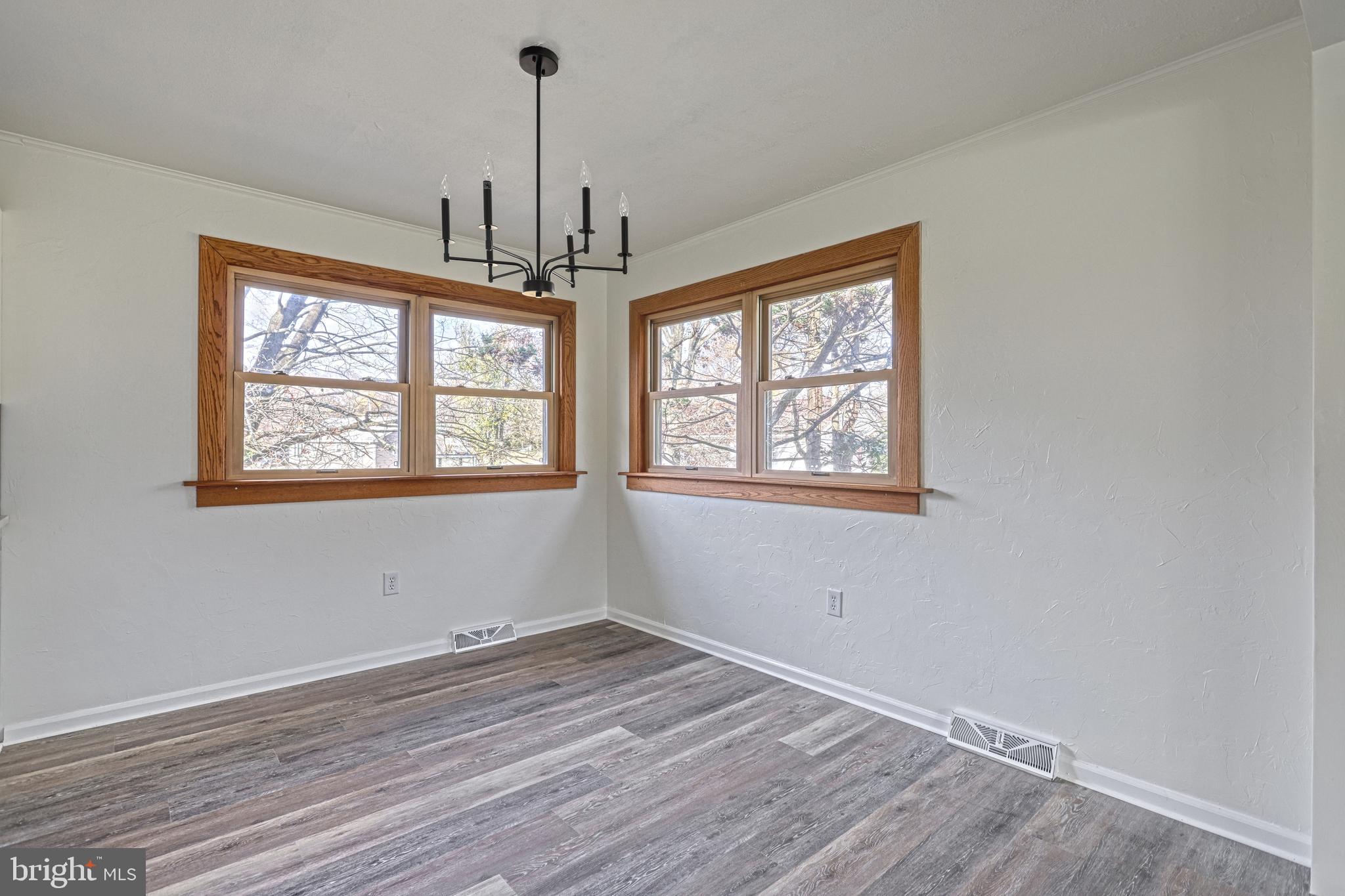 RED LION - Residential