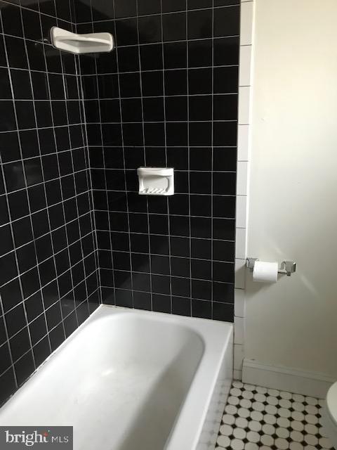 EAST PASSYUNK CROSSING - Residential Lease