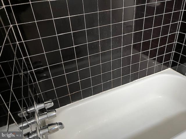 EAST PASSYUNK CROSSING - Residential Lease