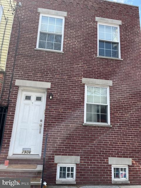 EAST PASSYUNK CROSSING - Residential Lease