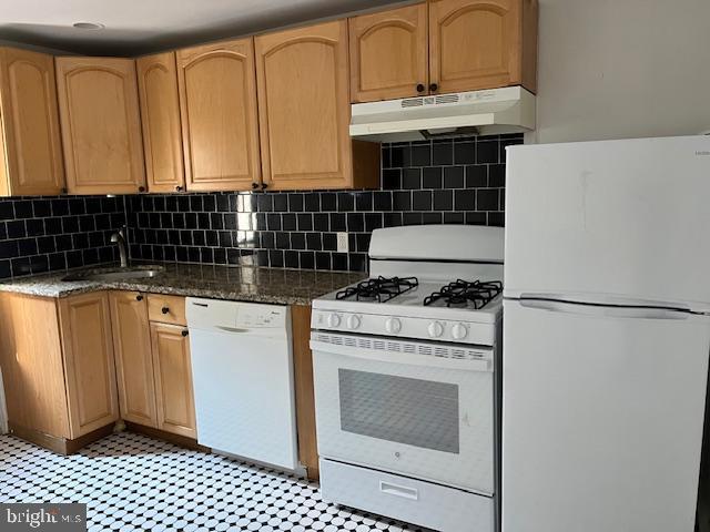 EAST PASSYUNK CROSSING - Residential Lease