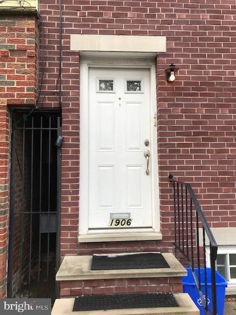 EAST PASSYUNK CROSSING - Residential Lease