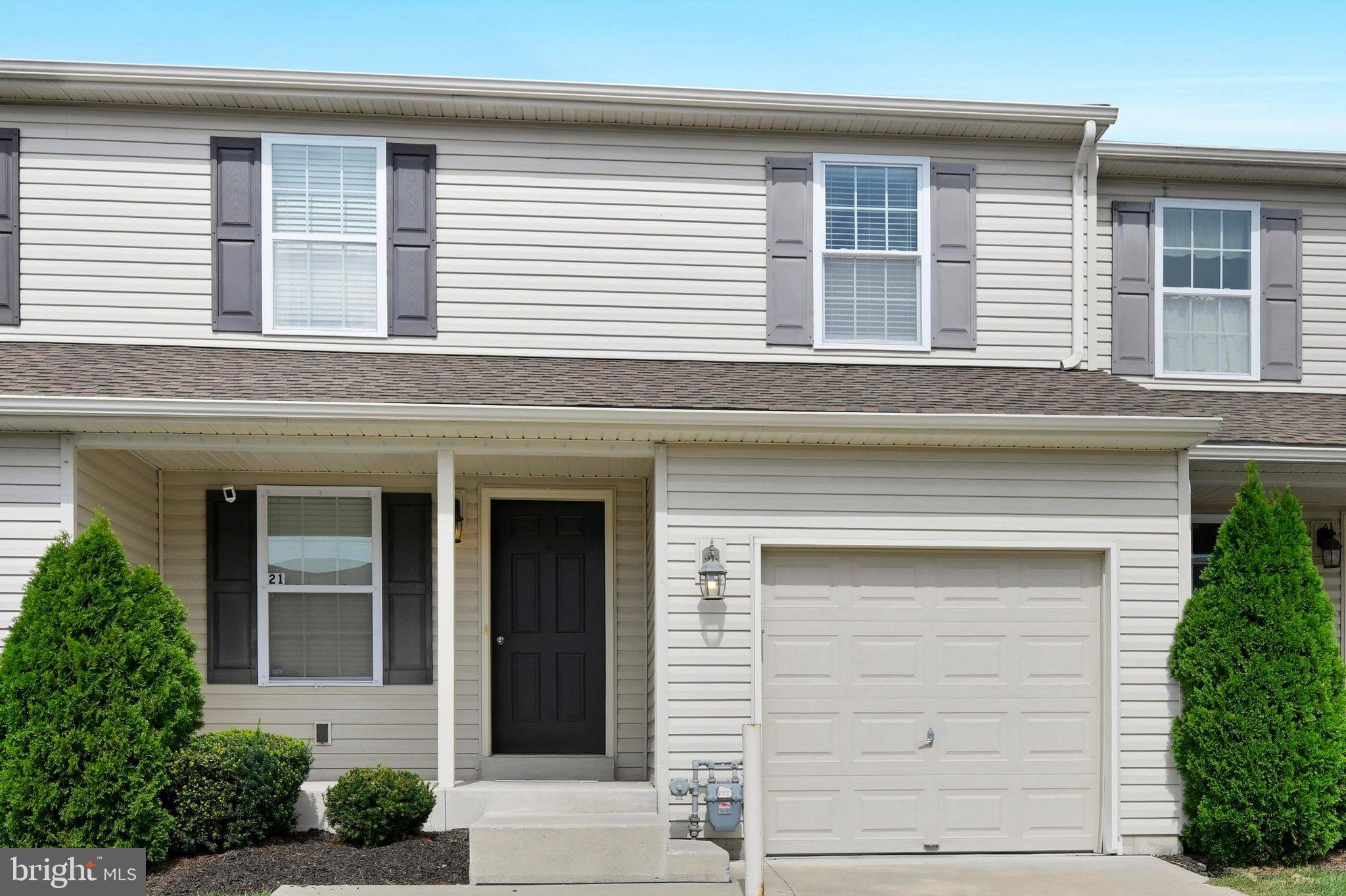 21 E ABBY LANE