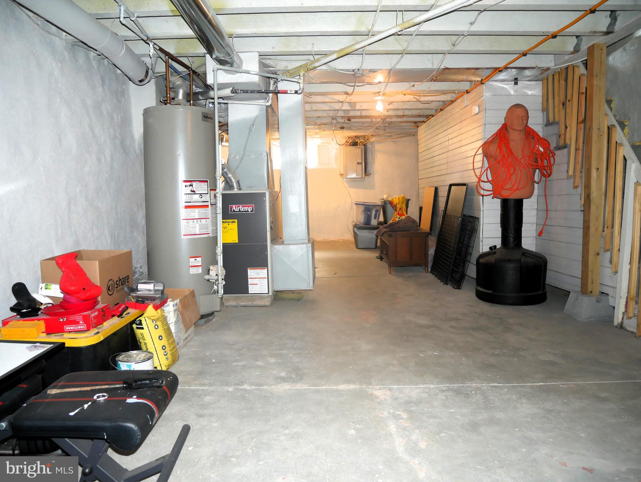 SQUIRREL HILL - Residential