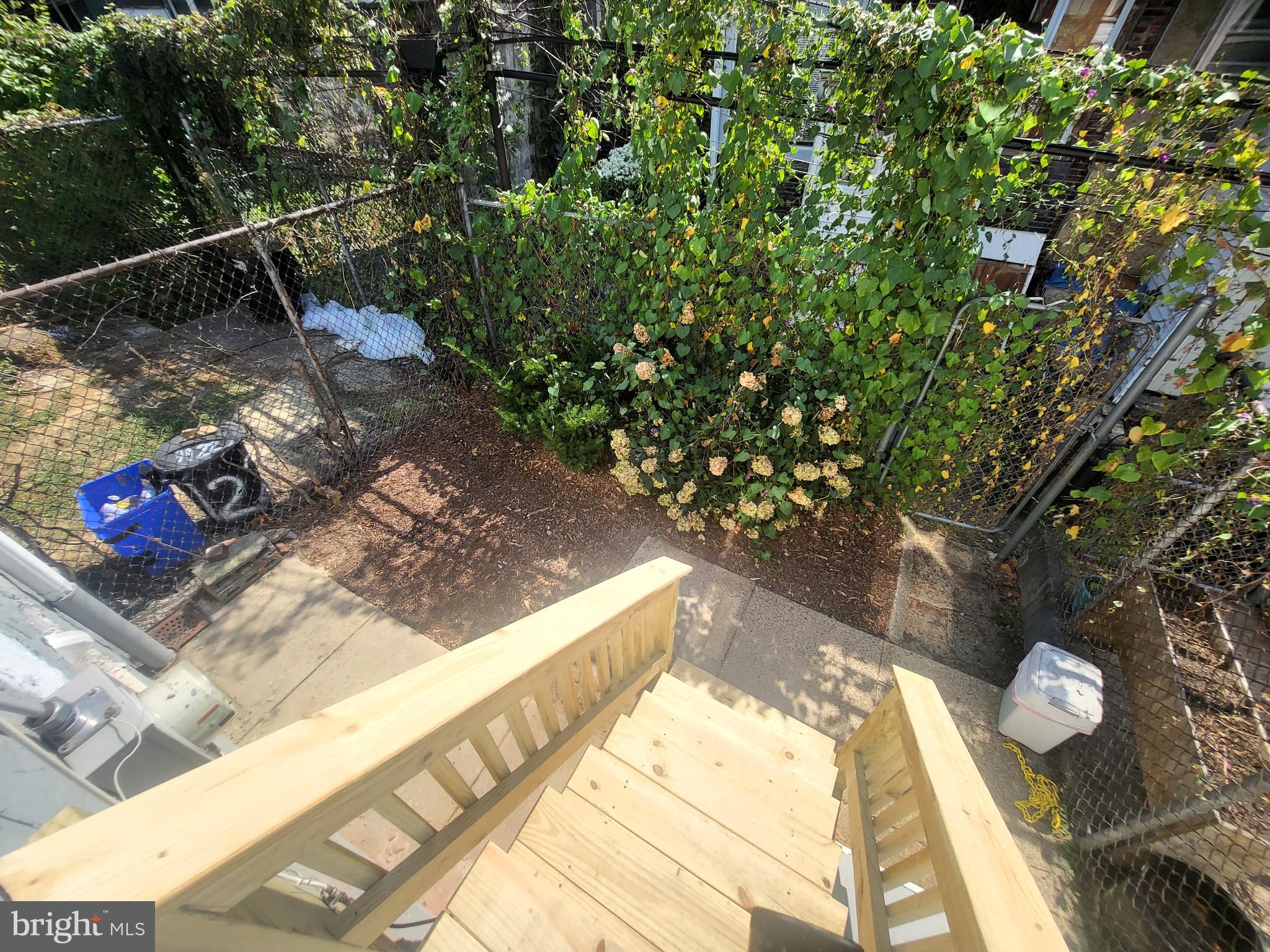 SQUIRREL HILL - Residential