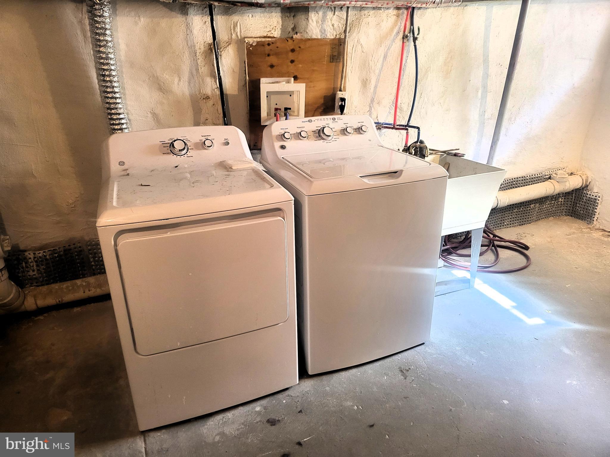 SQUIRREL HILL - Residential