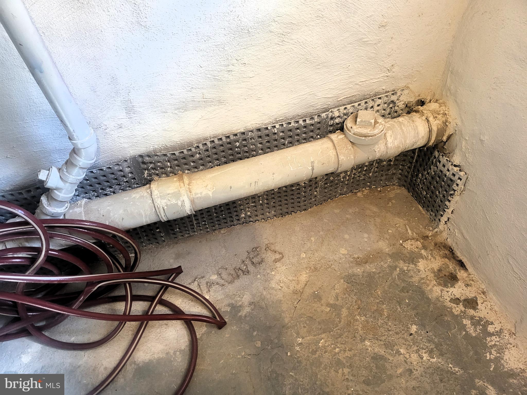 SQUIRREL HILL - Residential