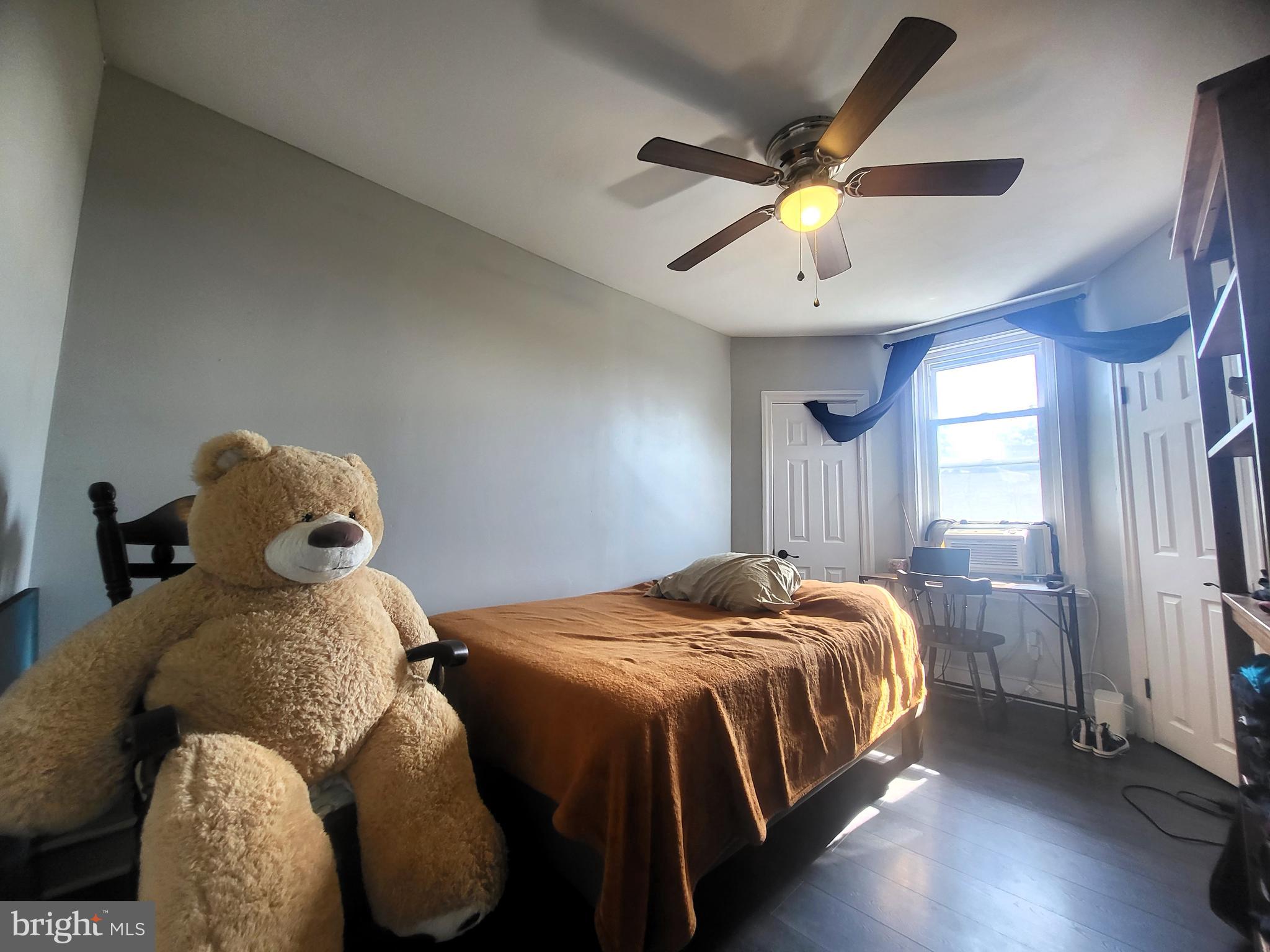 SQUIRREL HILL - Residential