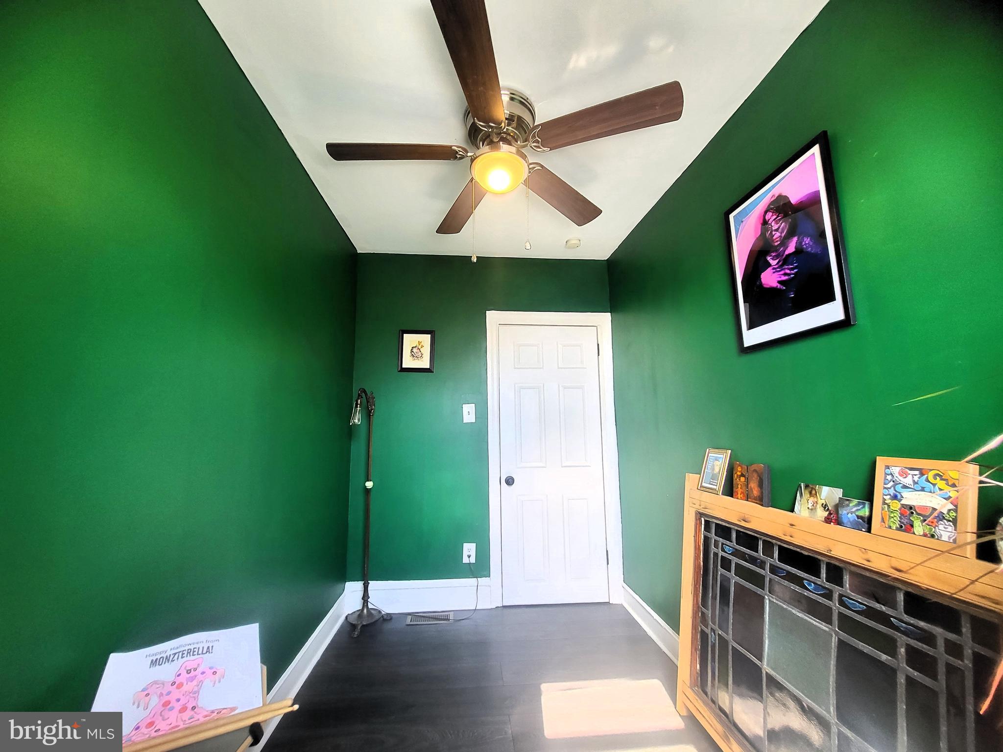 SQUIRREL HILL - Residential