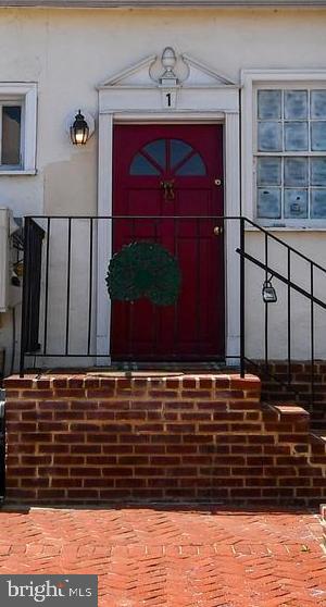 17 - Apt. #1 MADISION STREET