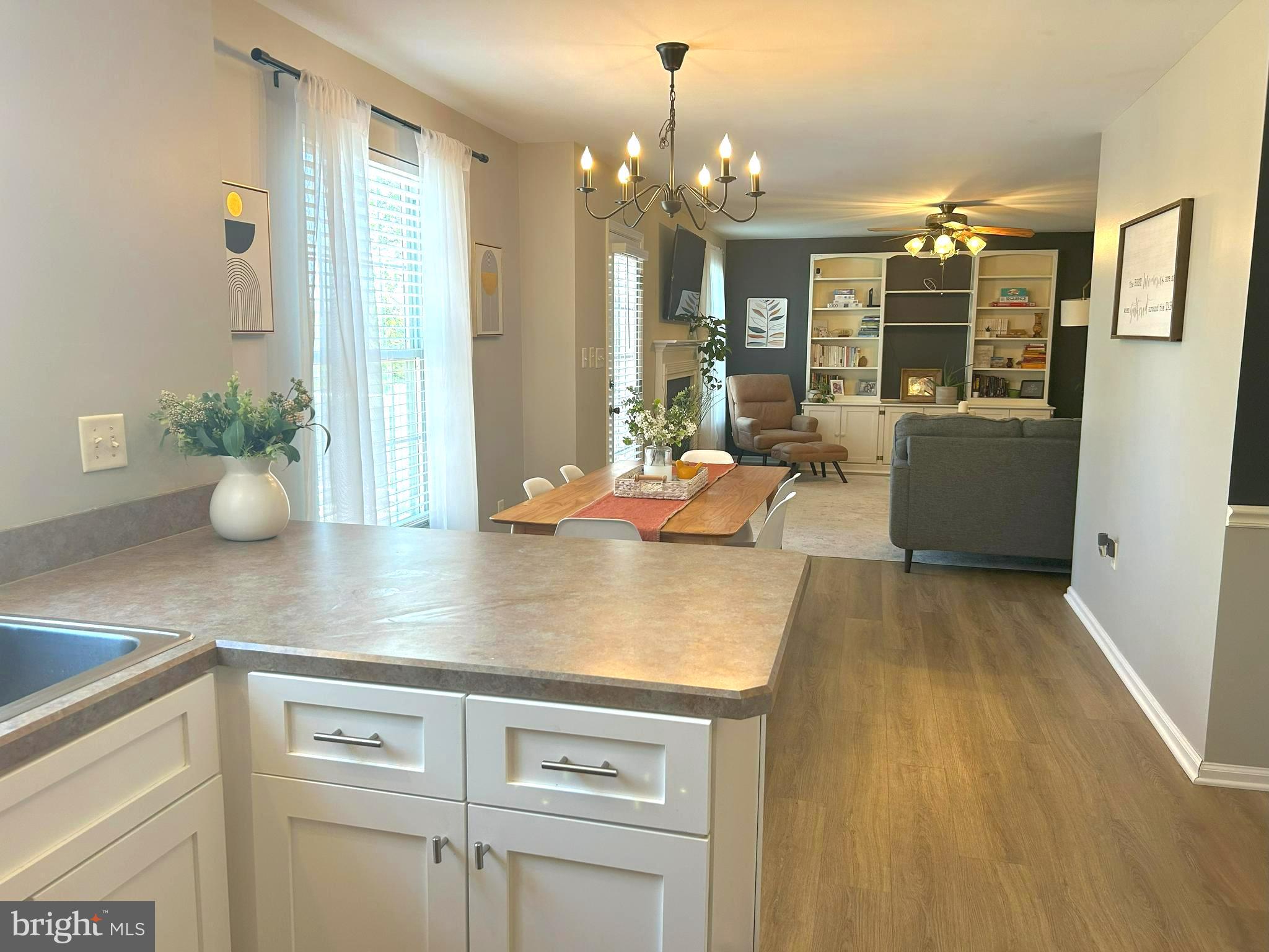 LAUREL RIDGE - Residential