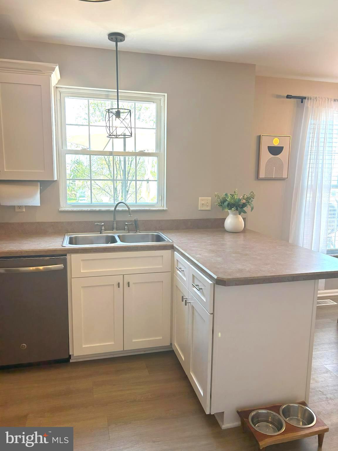 LAUREL RIDGE - Residential