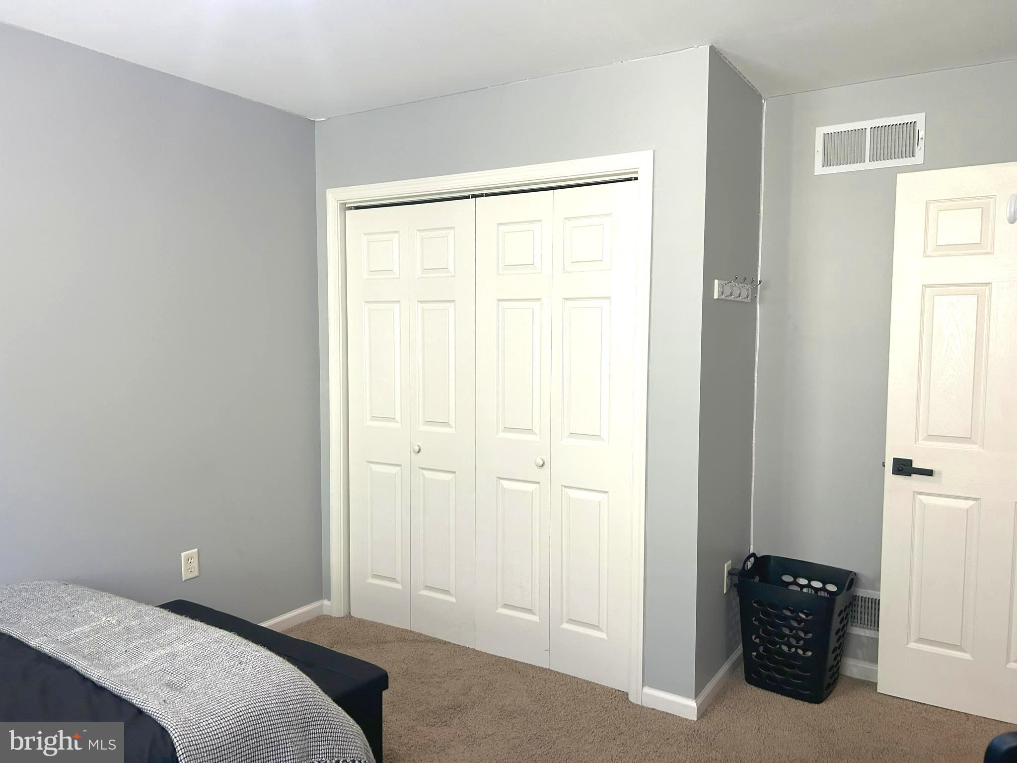 LAUREL RIDGE - Residential