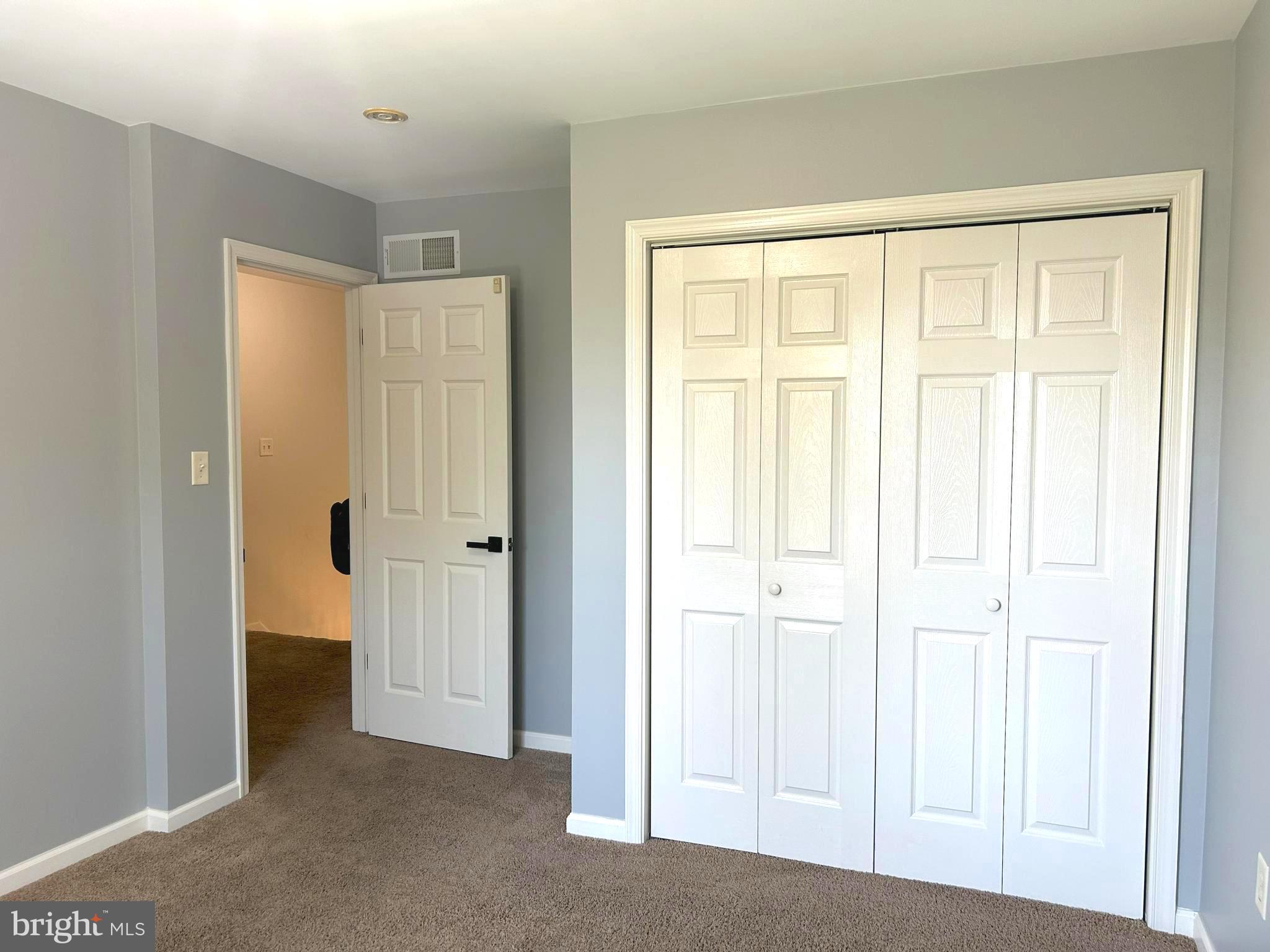 LAUREL RIDGE - Residential