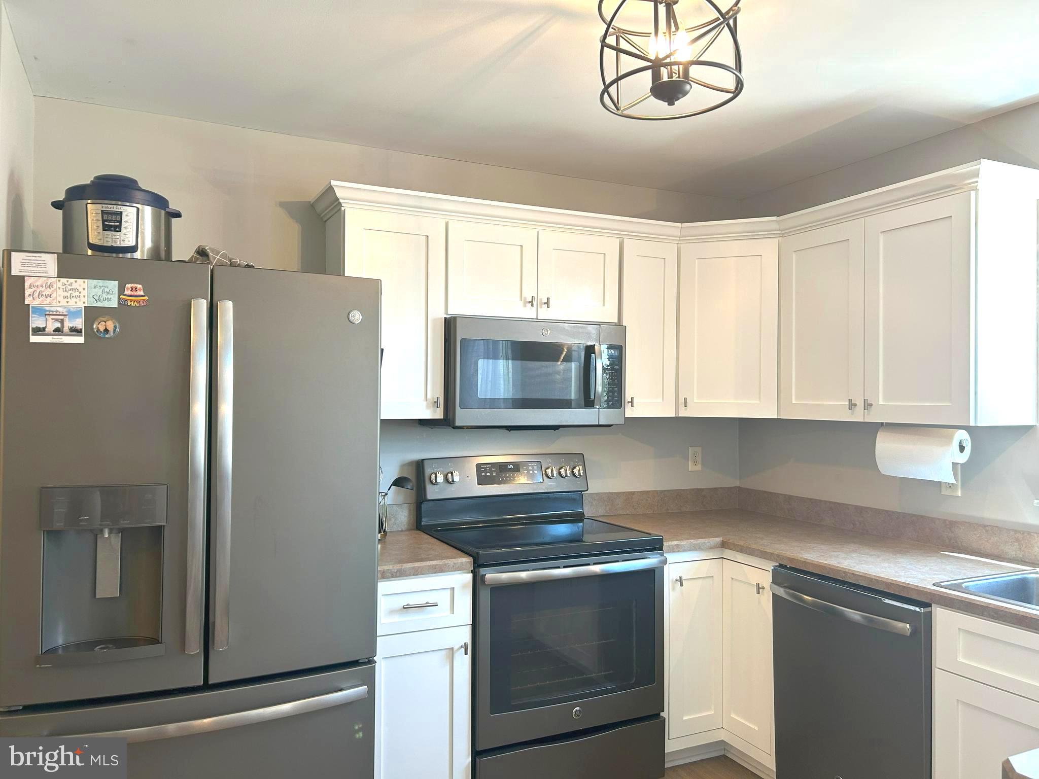 LAUREL RIDGE - Residential