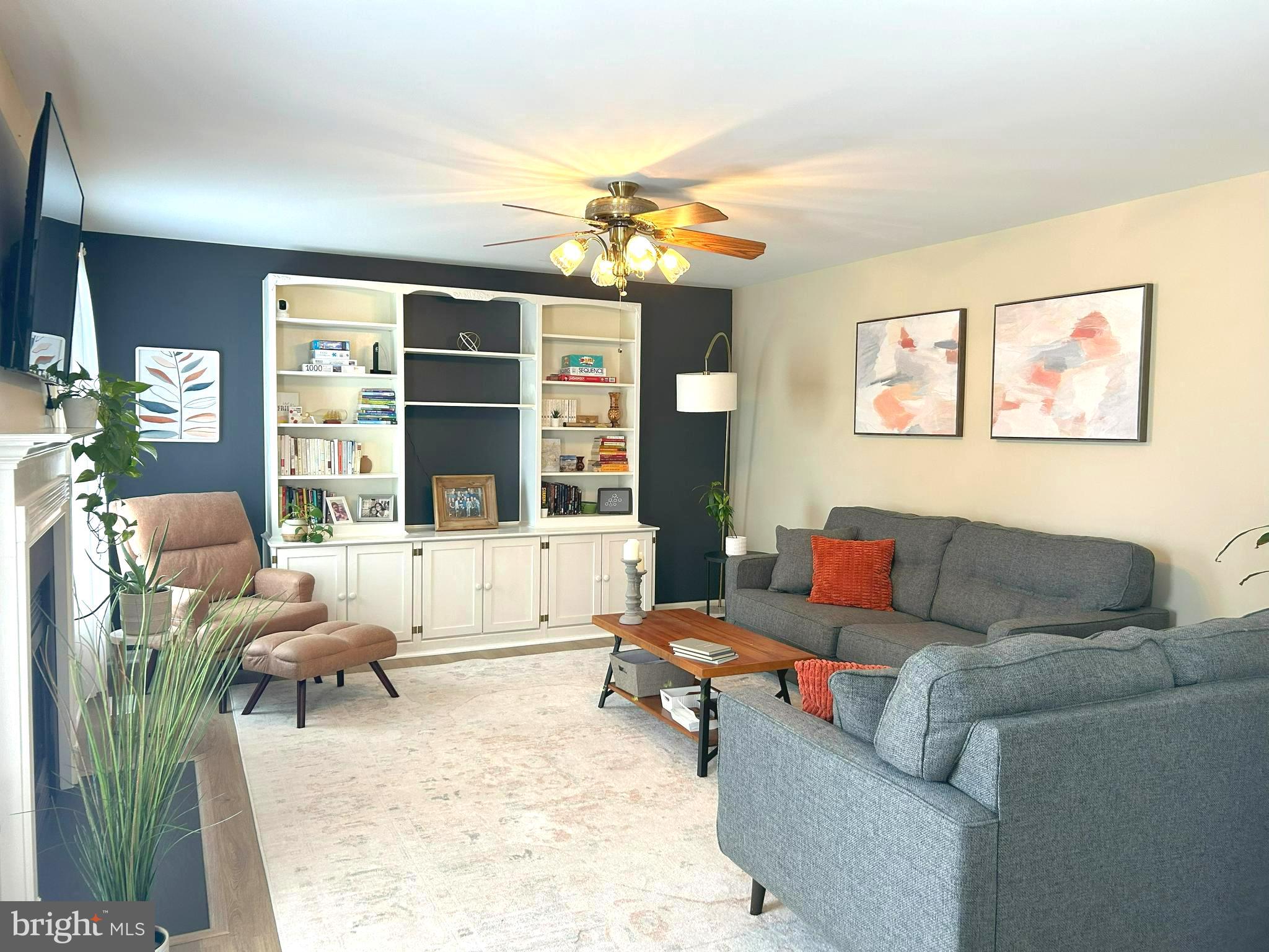 LAUREL RIDGE - Residential