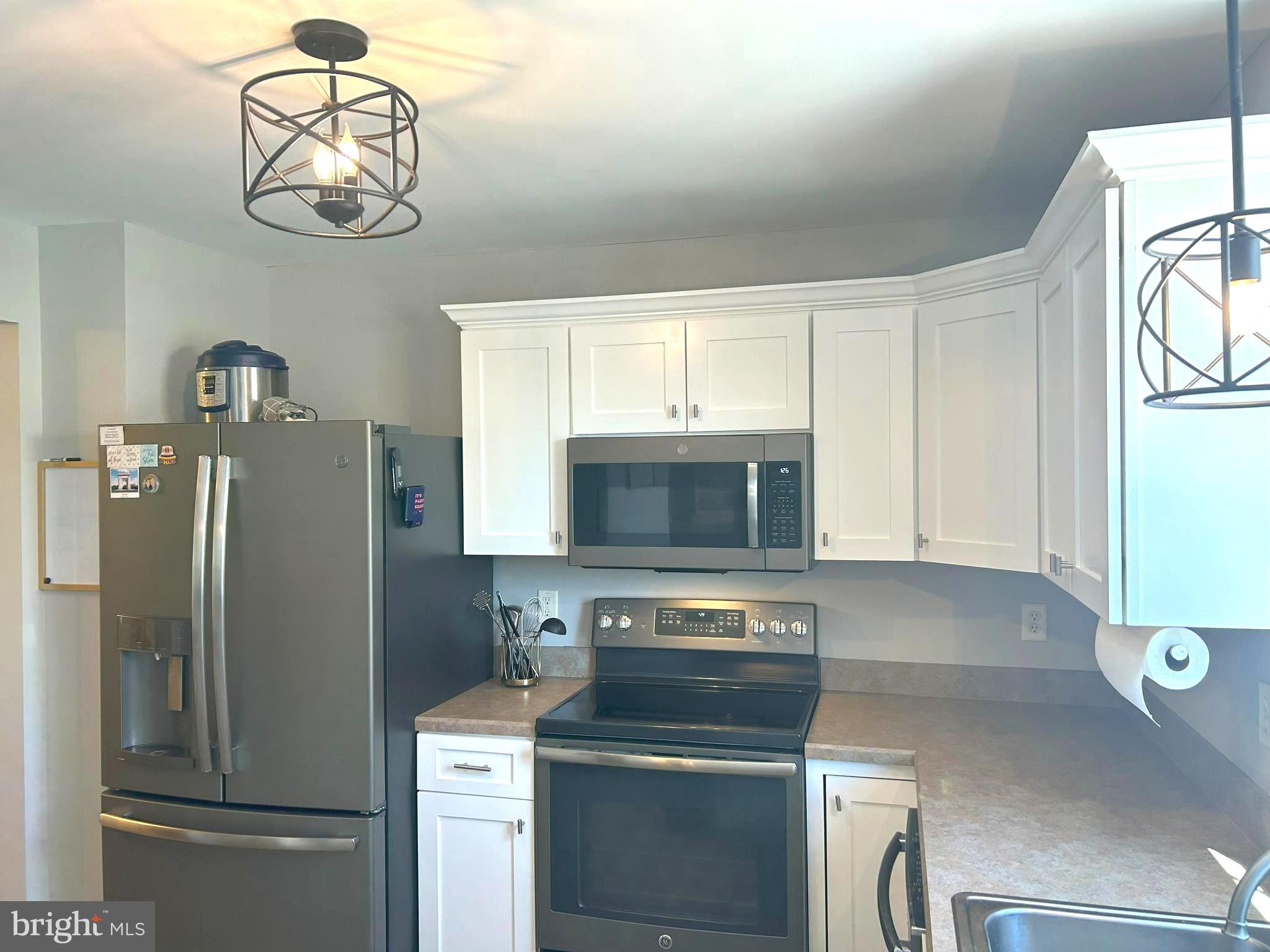 LAUREL RIDGE - Residential