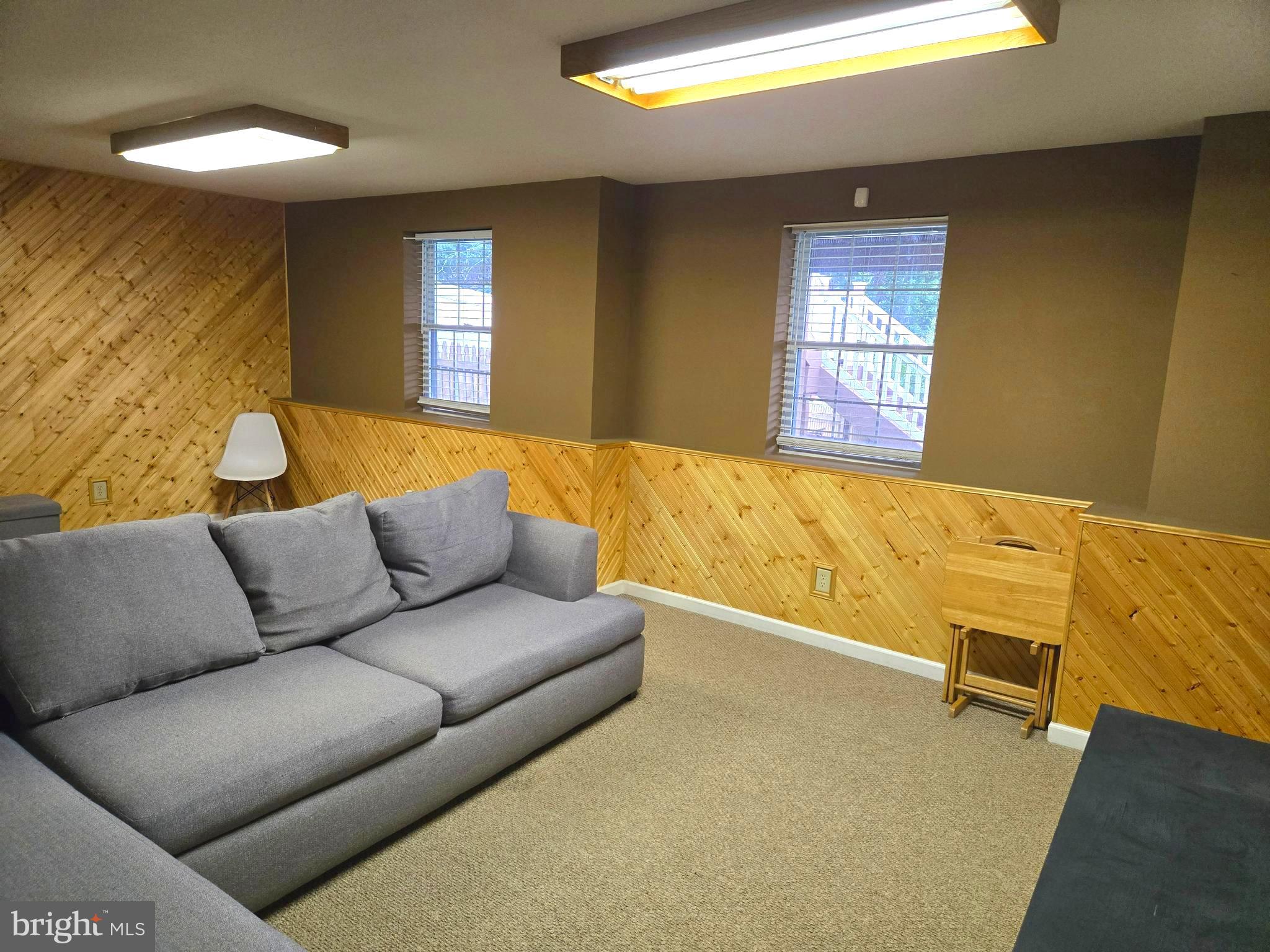 LAUREL RIDGE - Residential