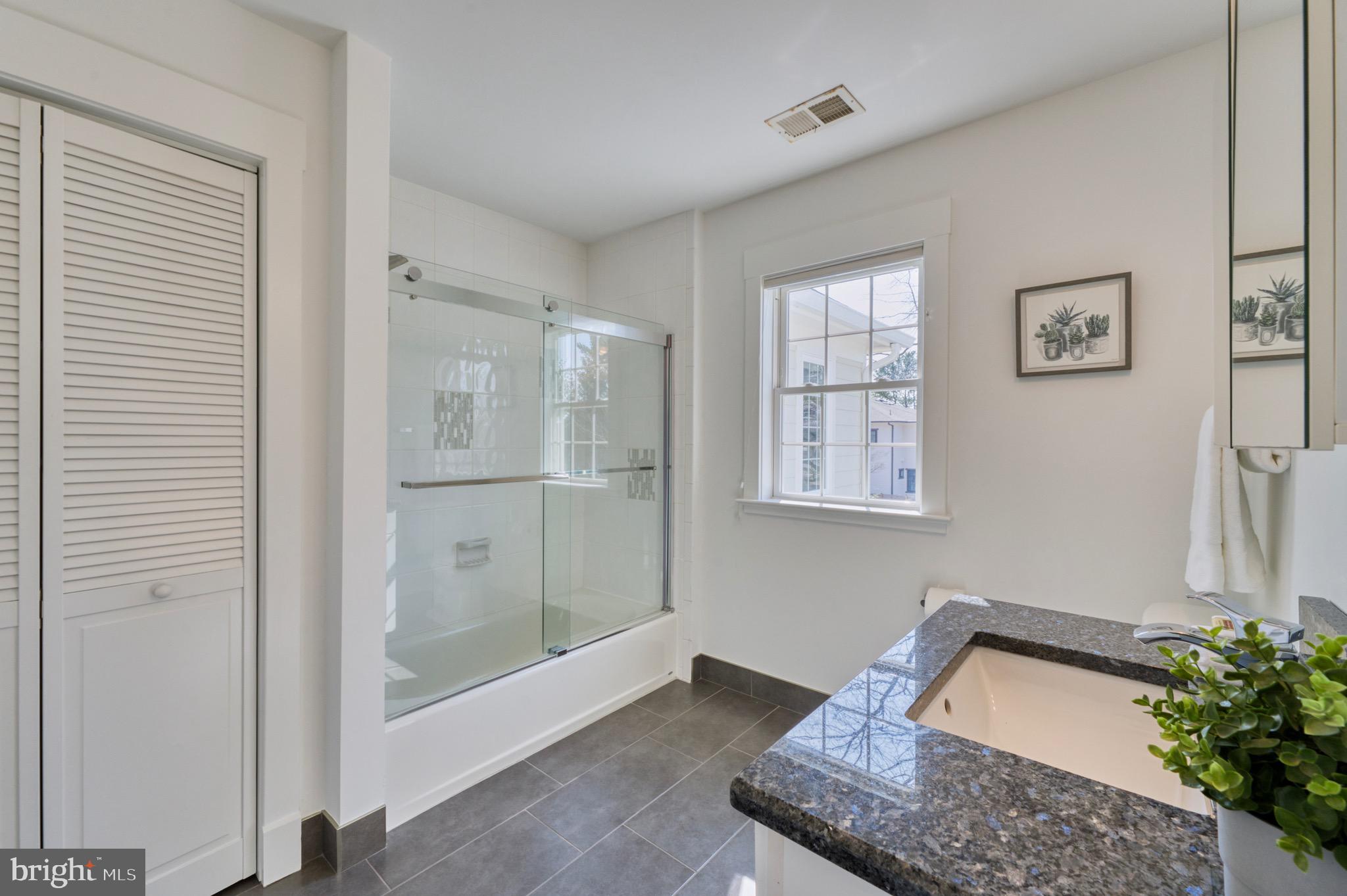 ROSEMONT - Residential