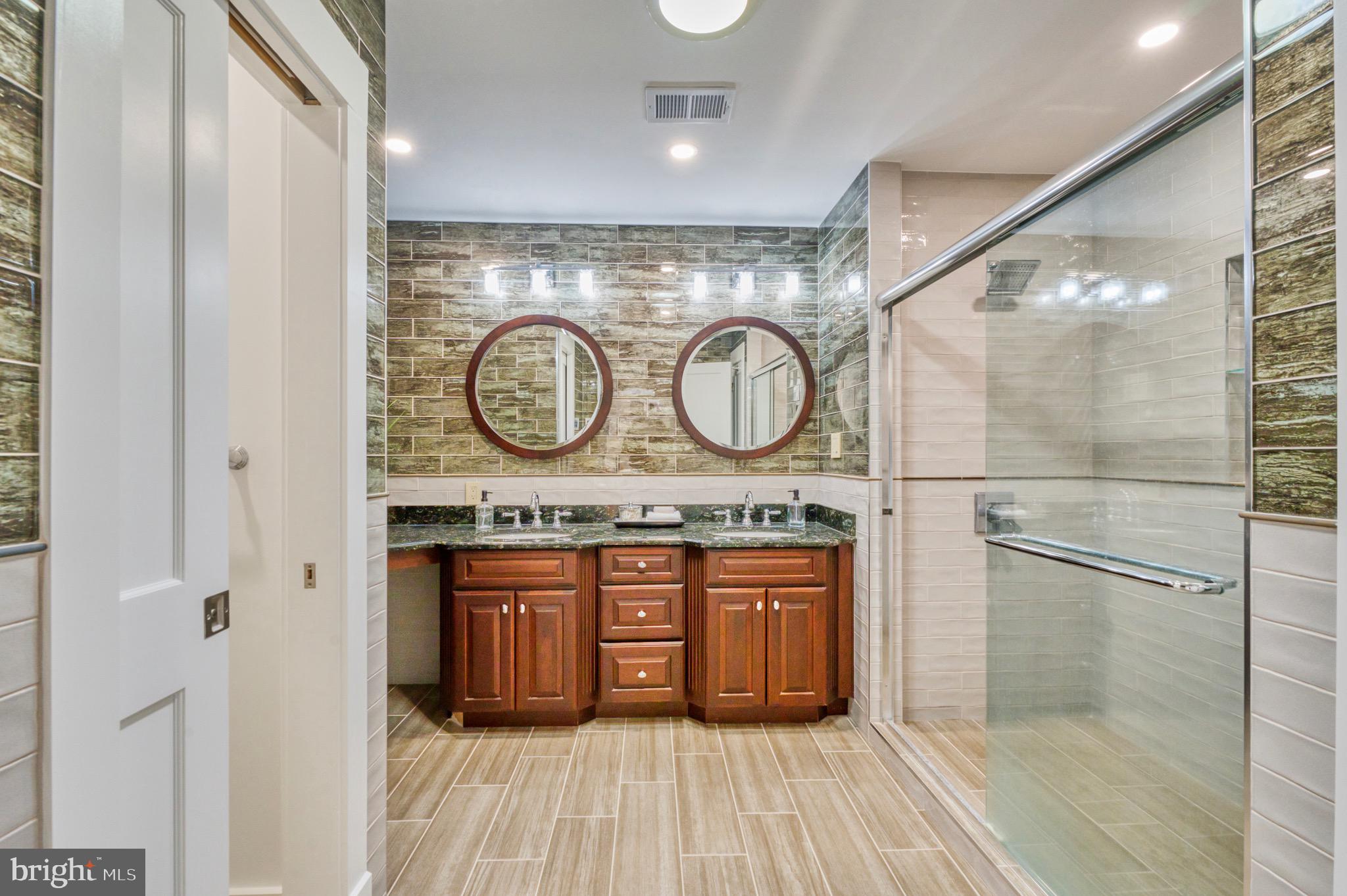 ROSEMONT - Residential