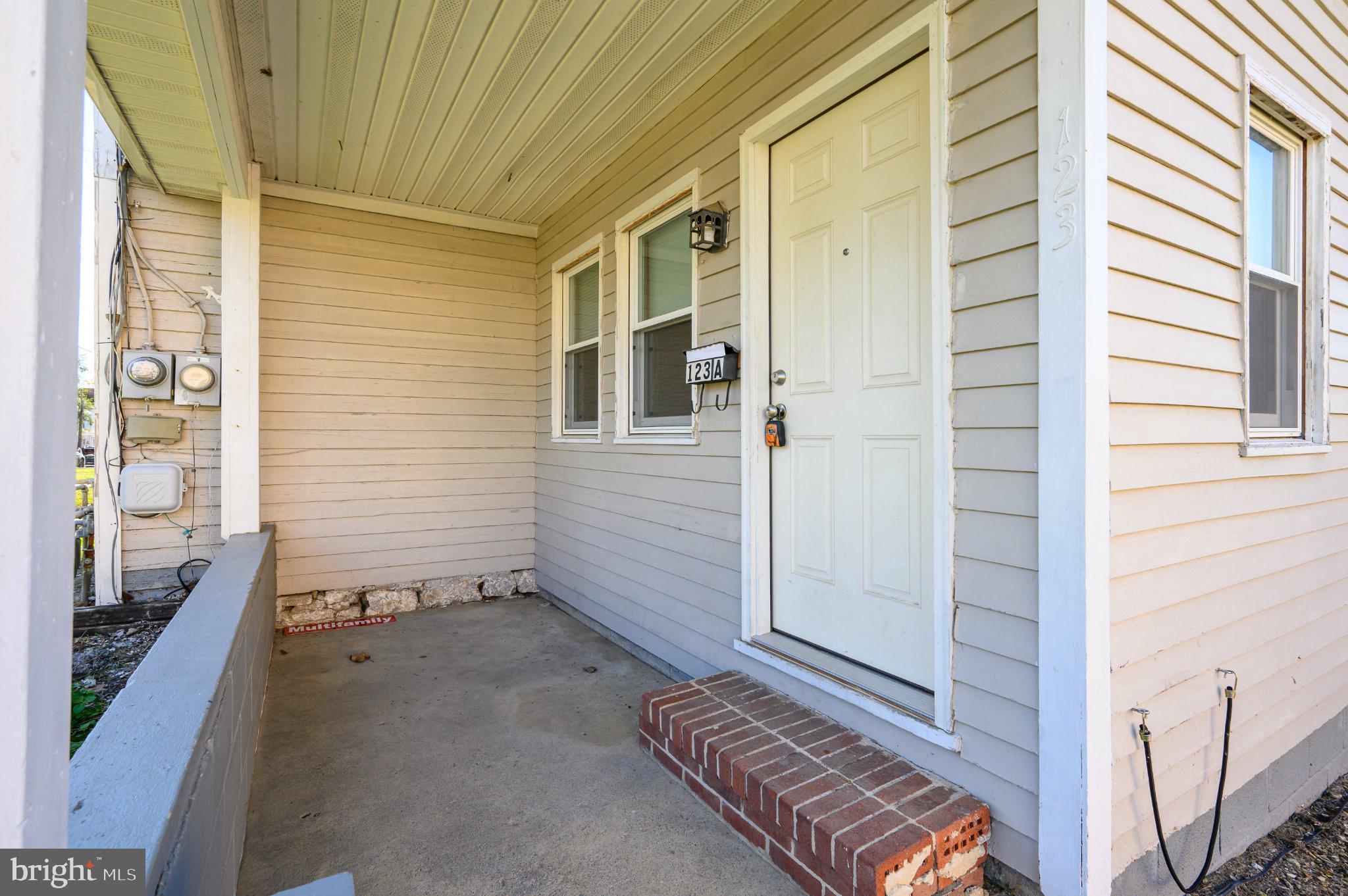 123 S HIGH STREET
