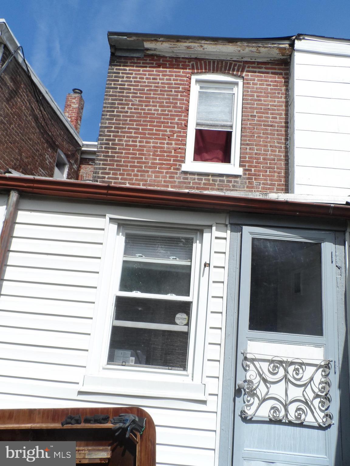 1611 CHESTNUT AVENUE