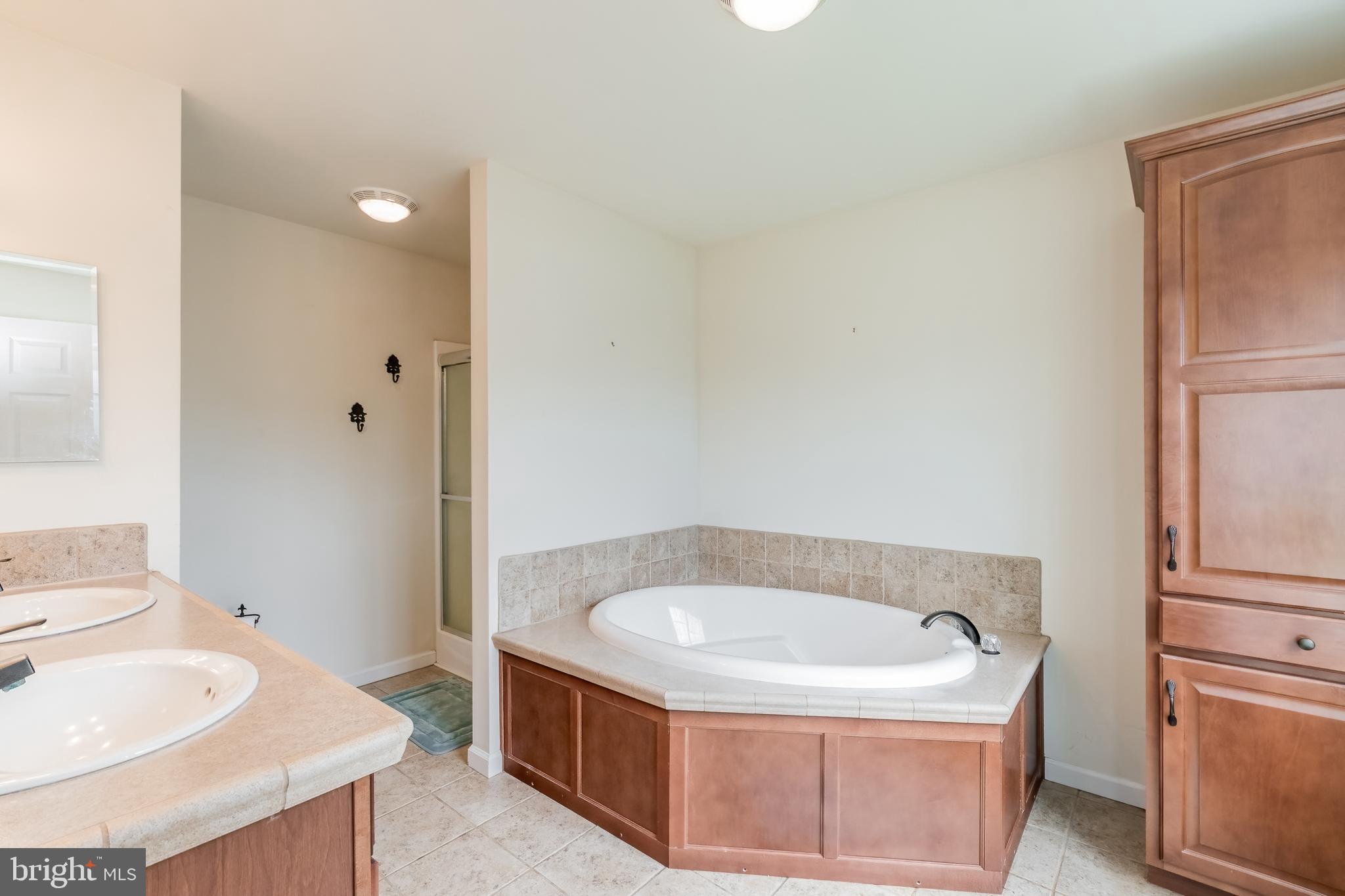 BENTWOOD ESTATES - Residential