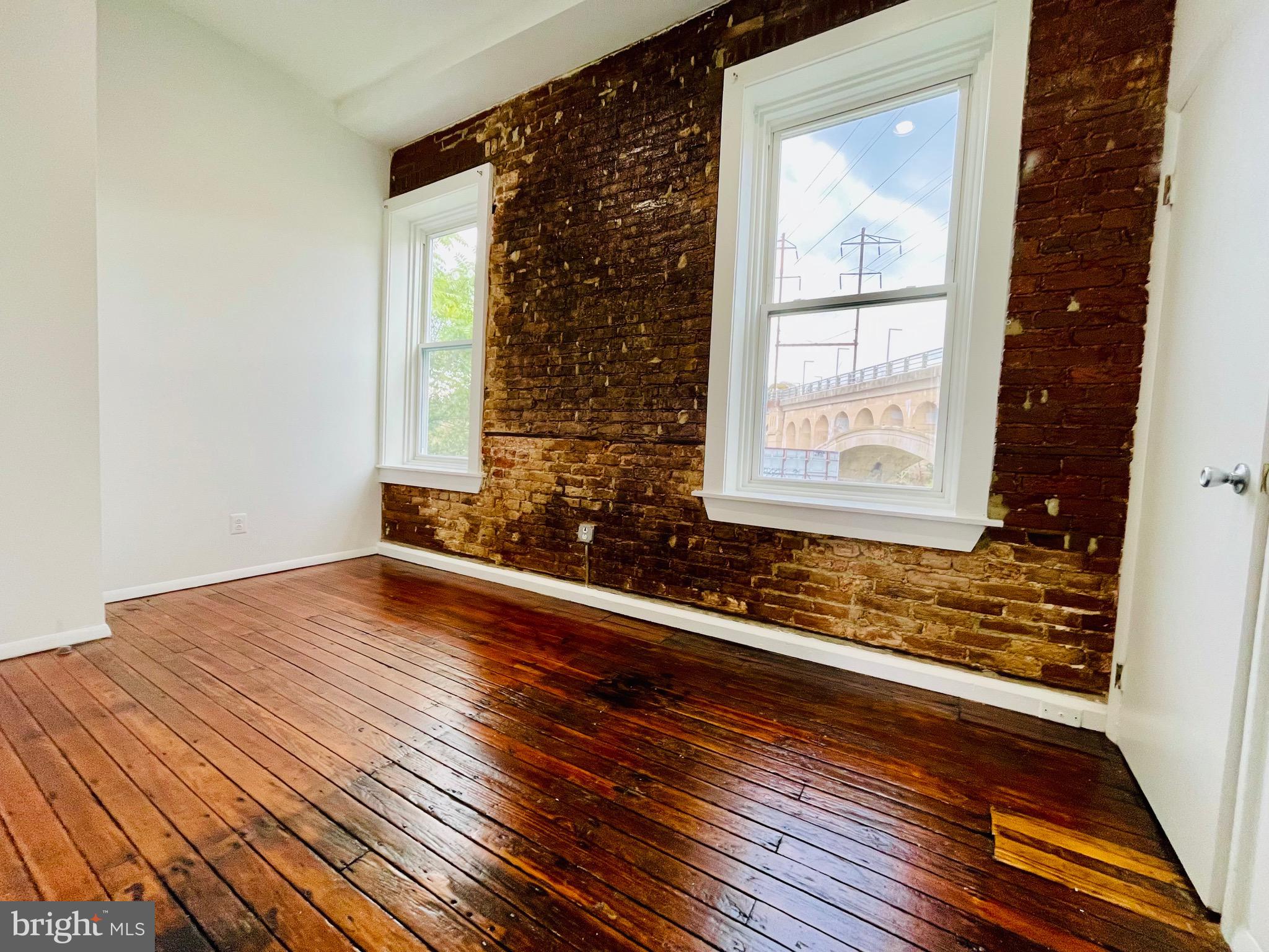 MANAYUNK - Residential Lease