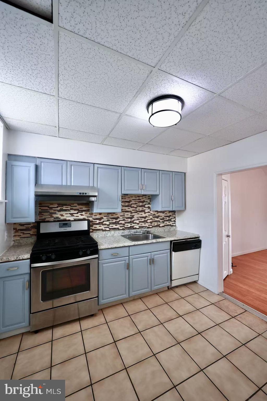 PHILADELPHIA (NORTHEAST) - Residential