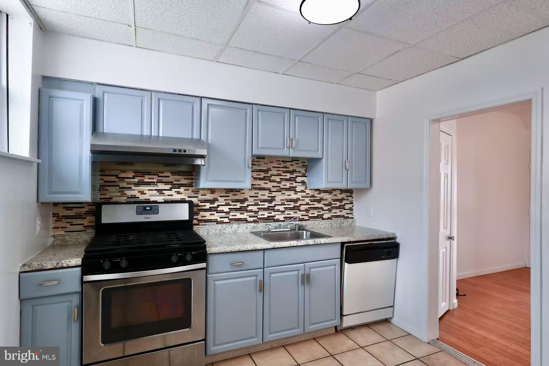 PHILADELPHIA (NORTHEAST) - Residential