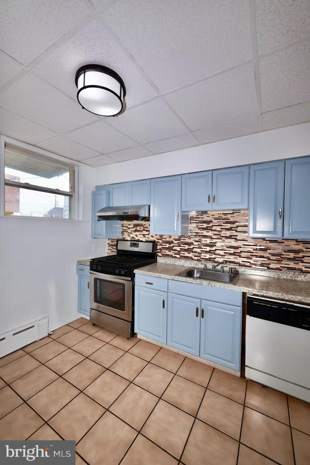 PHILADELPHIA (NORTHEAST) - Residential