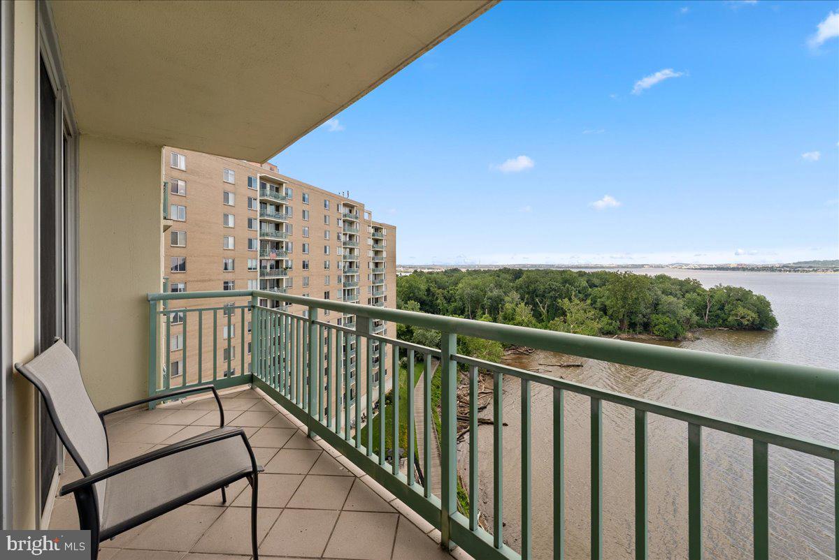 MARINA TOWERS - Residential Lease