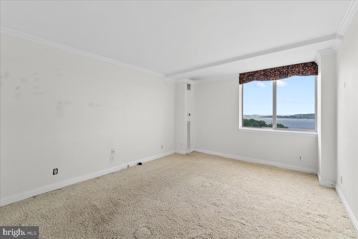 MARINA TOWERS - Residential Lease