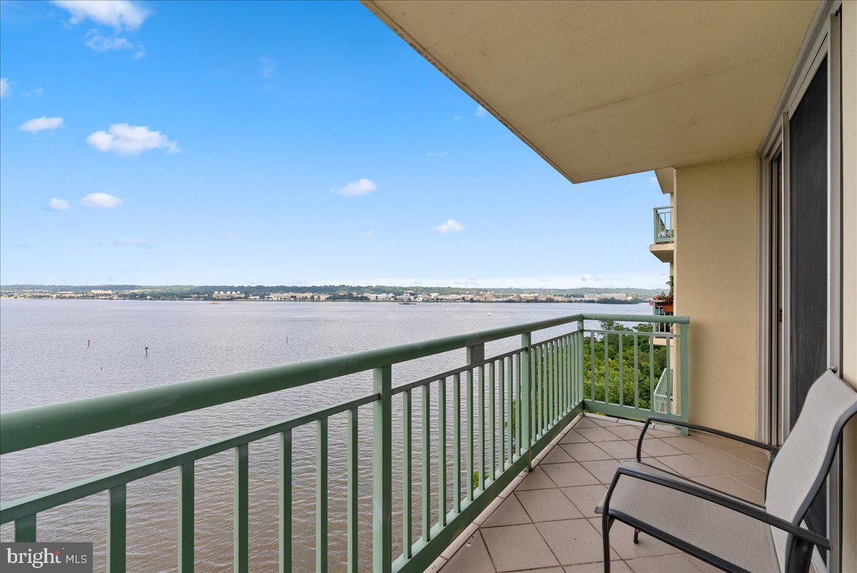 MARINA TOWERS - Residential Lease