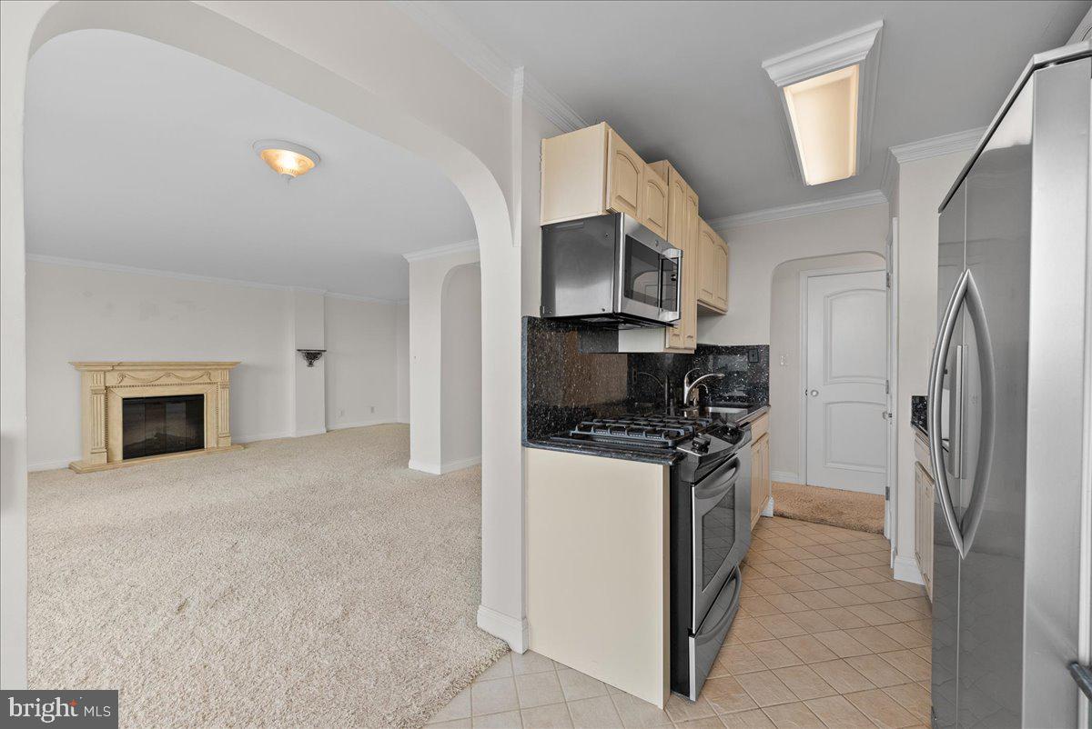 MARINA TOWERS - Residential Lease