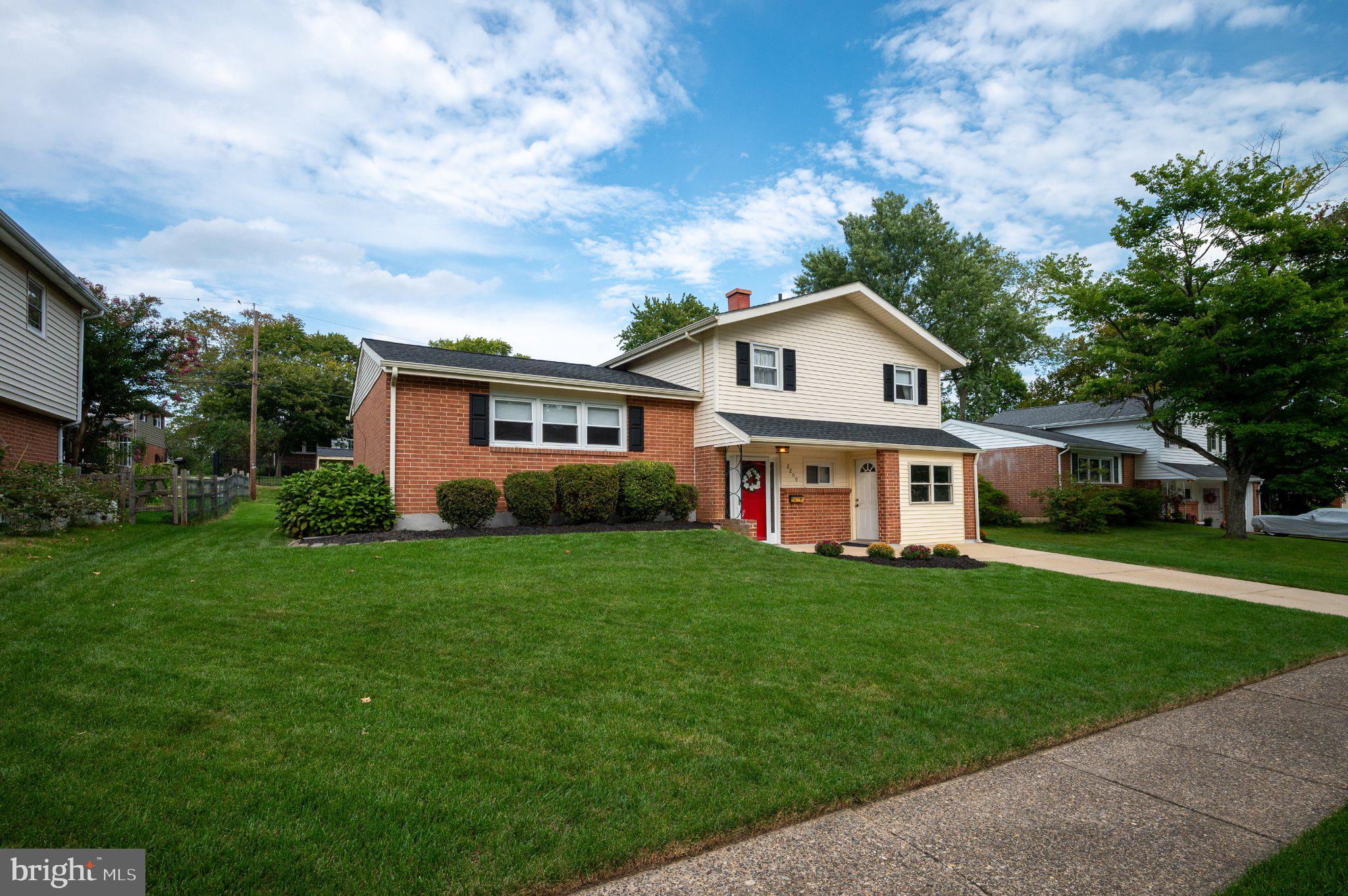 2209 LIDO LANE