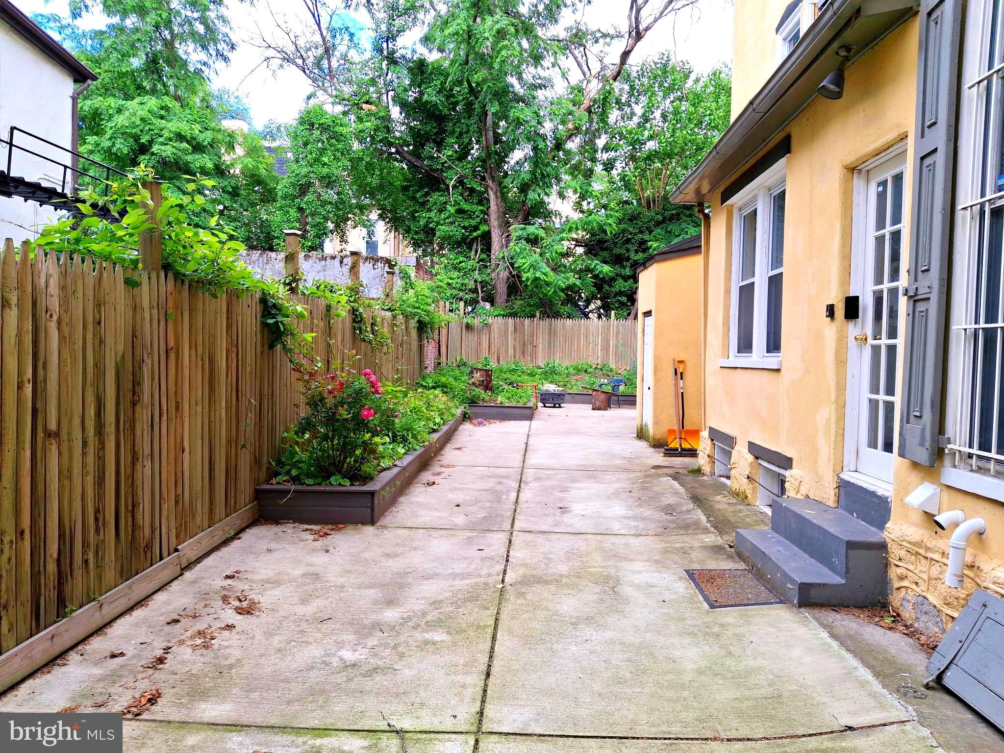 317 N 33RD STREET 1