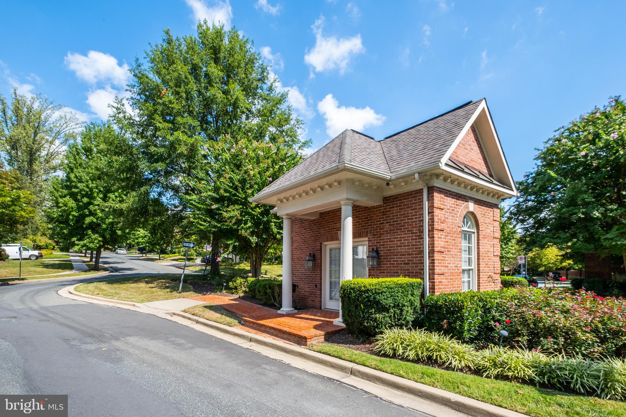 CHEVY CHASE COMMONS - Residential