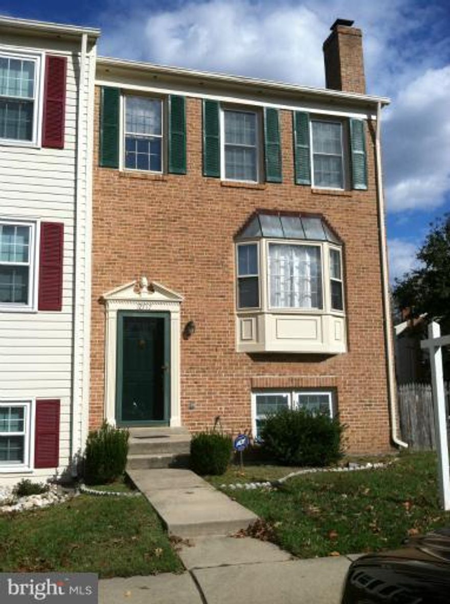 REDUCED!!  Spacious, bright & freshly painted end TH w/ 4 bedrooms & 2/2 baths in 22192. New roof (2012) Bright LL w/ FR & FPL,1/2 bath, den & walk-out to backyd w/ swing for 2 in fenced yard. ML offers a new eat-in kitchen (2012) w/ SS appl, quartz c-tops &walk-out to deck, LR/DR combo w/ wd flrs, bay window & 1/2 bath. UL offers master br suite w/ walk-in closet & upd bath, hall fullbath & BRs.