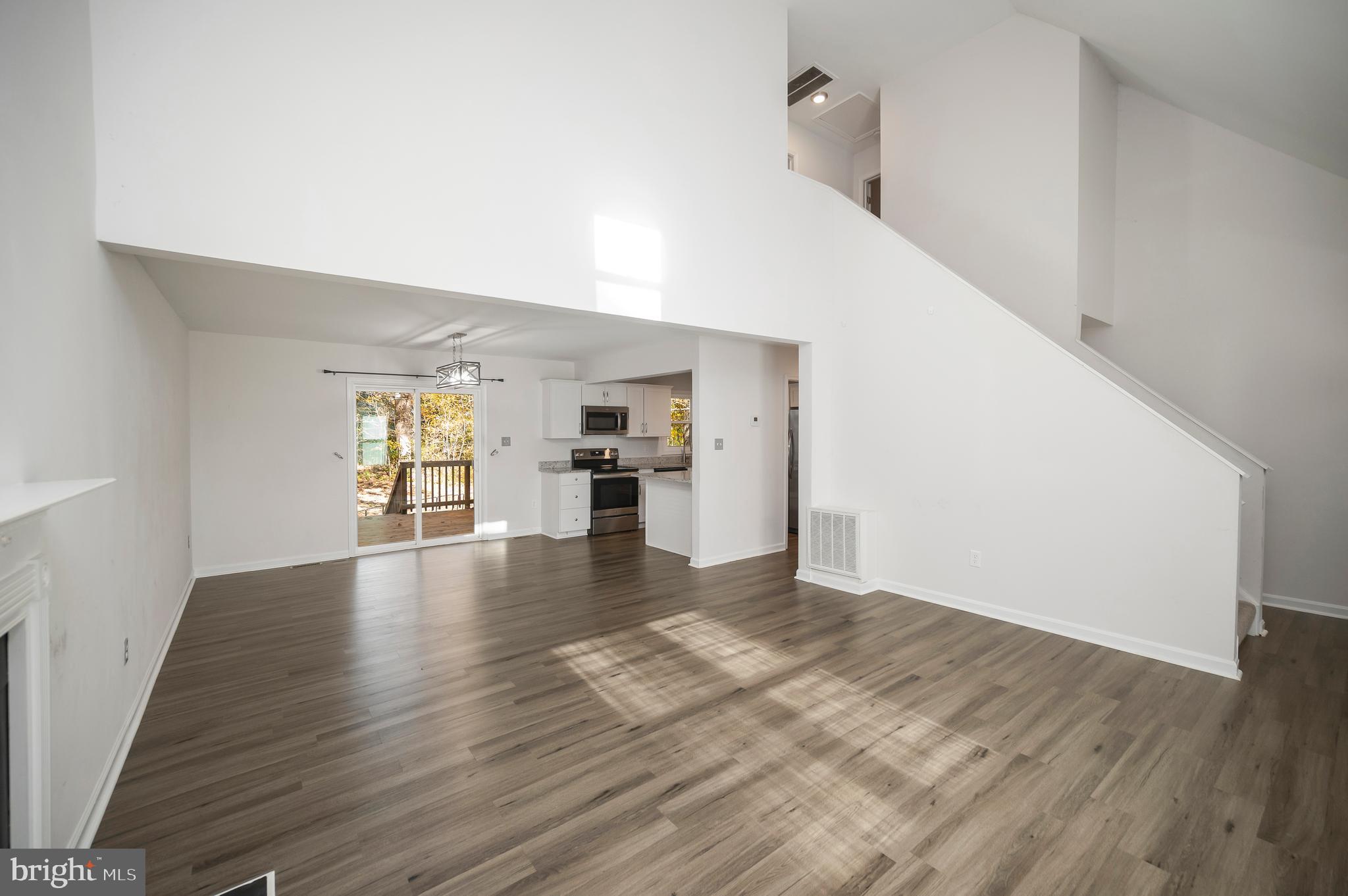 LAKE LAND OR - Residential