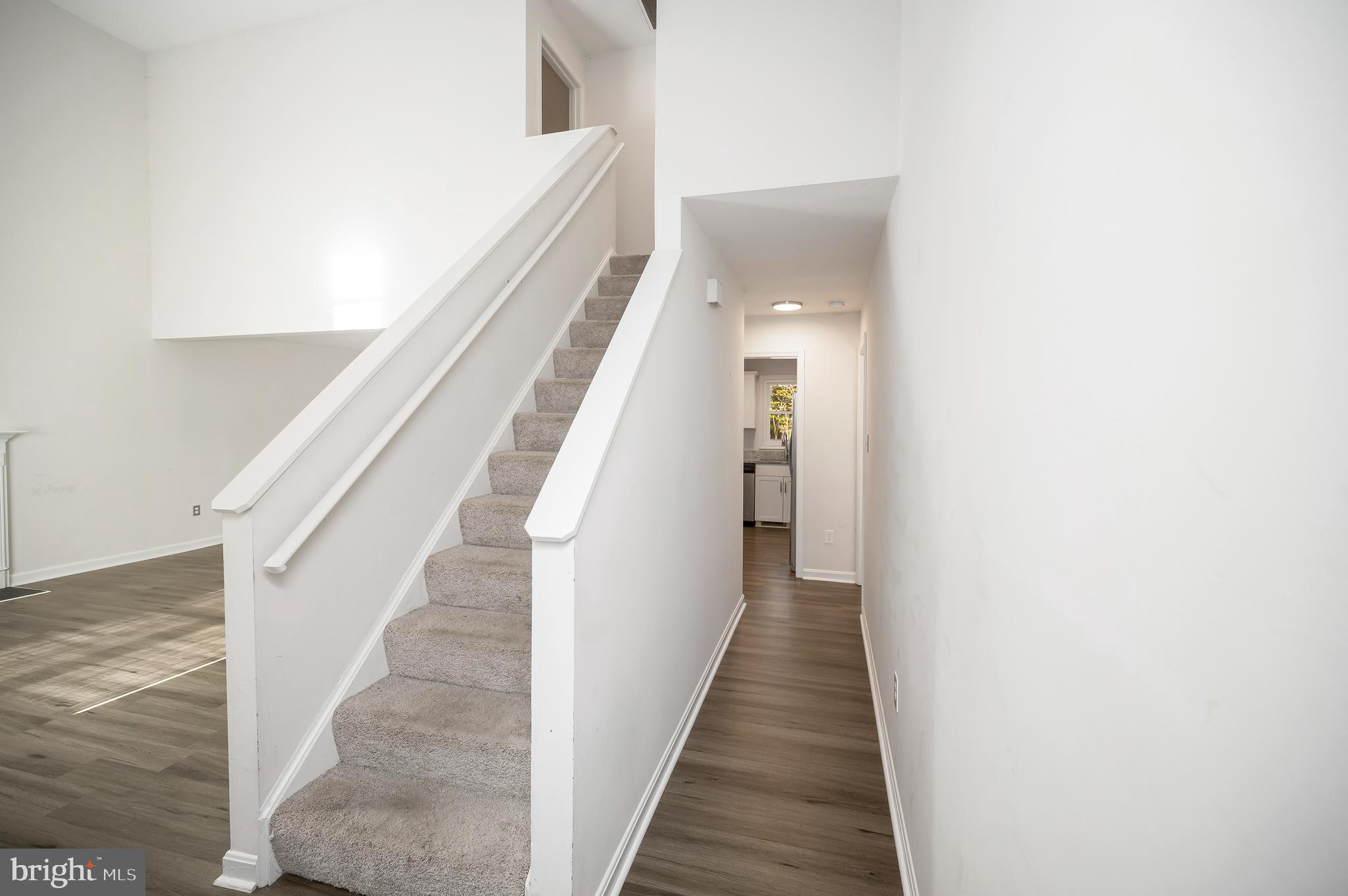 LAKE LAND OR - Residential