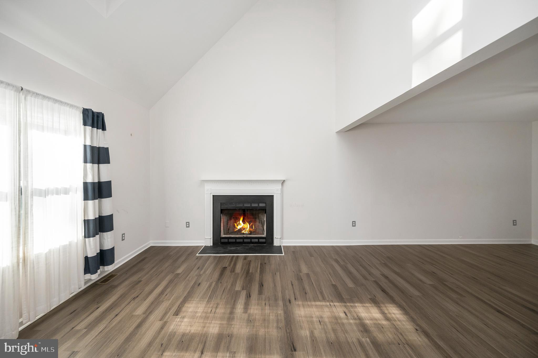 LAKE LAND OR - Residential