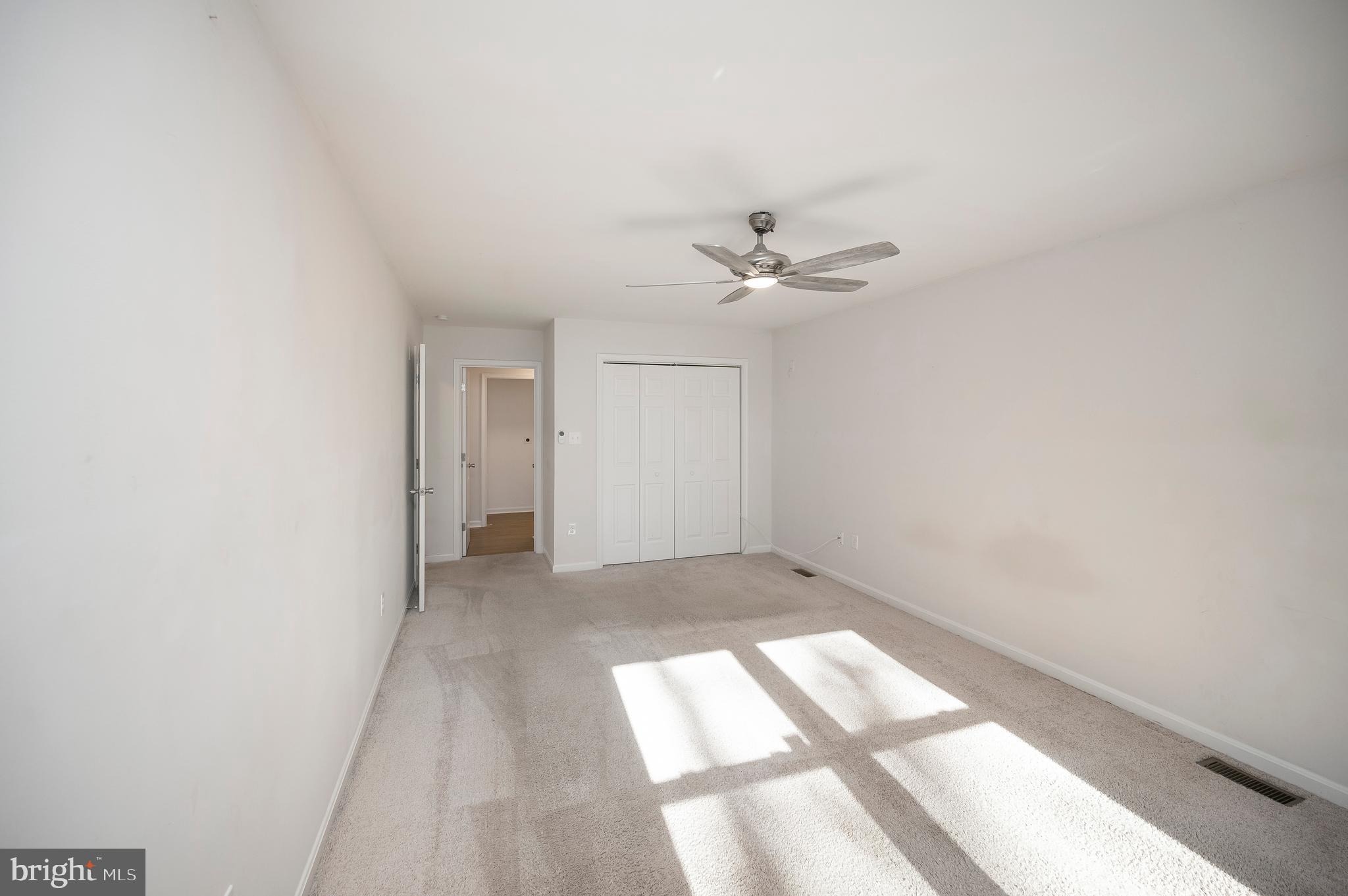 LAKE LAND OR - Residential