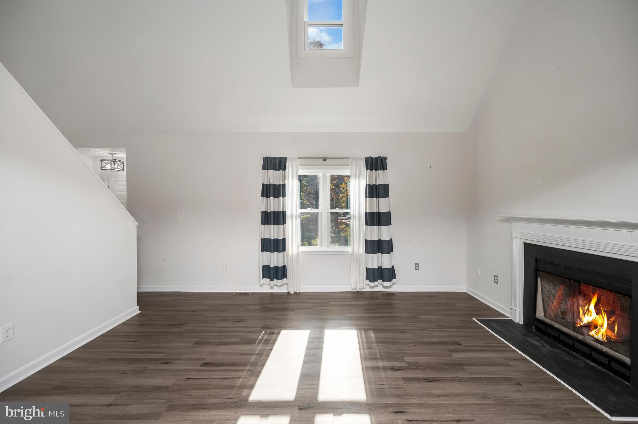 LAKE LAND OR - Residential